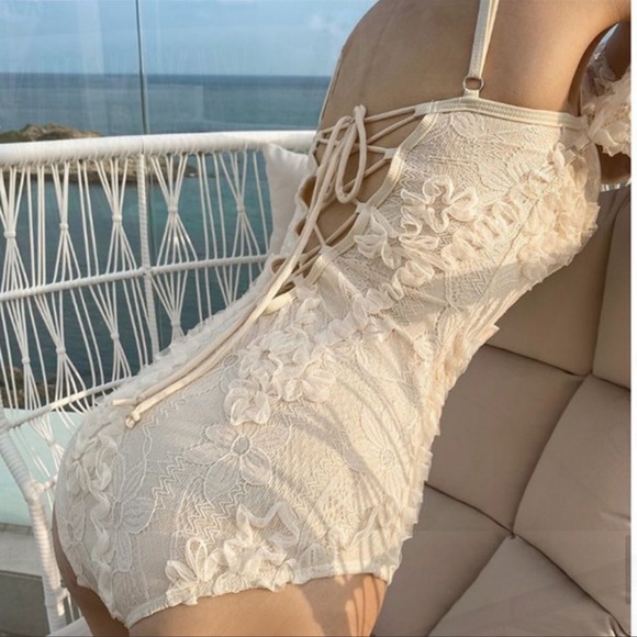 Crochet Artisté OnePiece Bikini w/Opt Sleeve Body - Picture 6 of 11